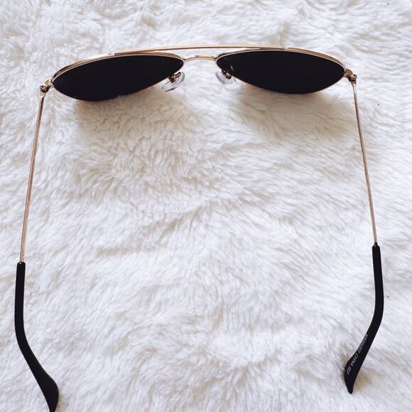 Carl Black w/ Gold Rims Aviator Sunglasses - Picture 7 of 11